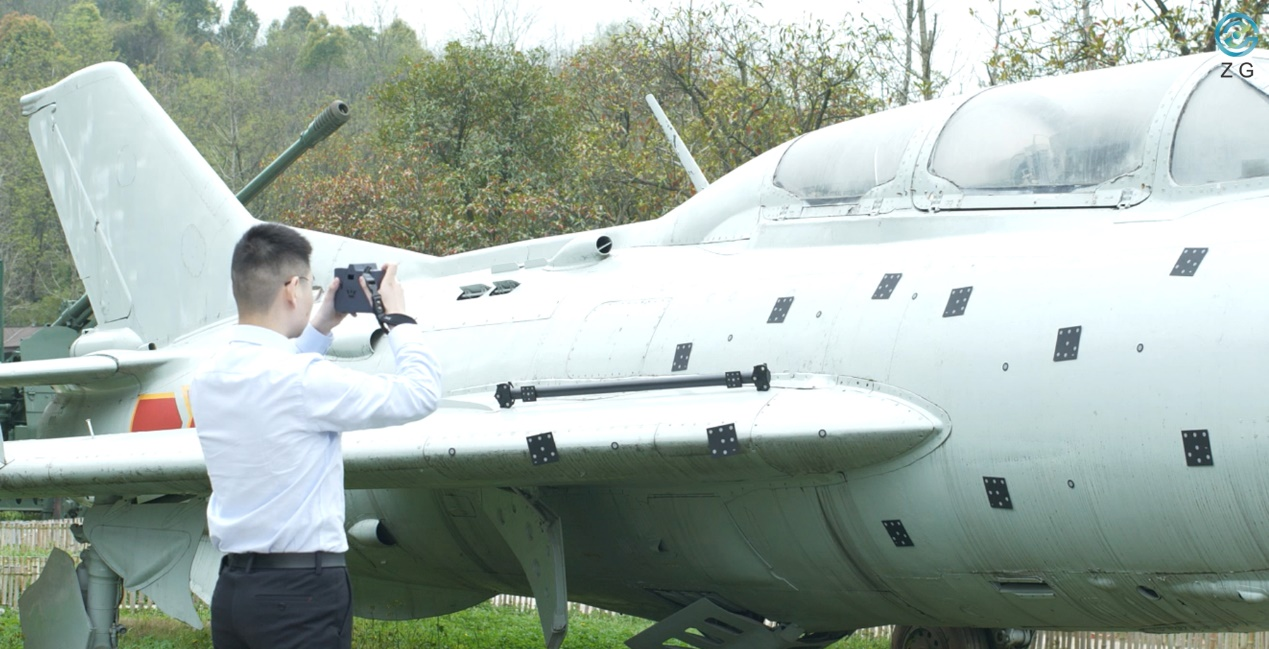 Фотошот Макс фотографирует