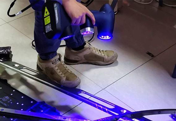 Темные, блестящие поверхности 3D-сканирование